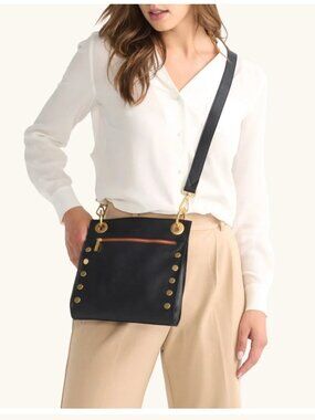 Hammitt Tony med Black/Brushed Gold Red Zip